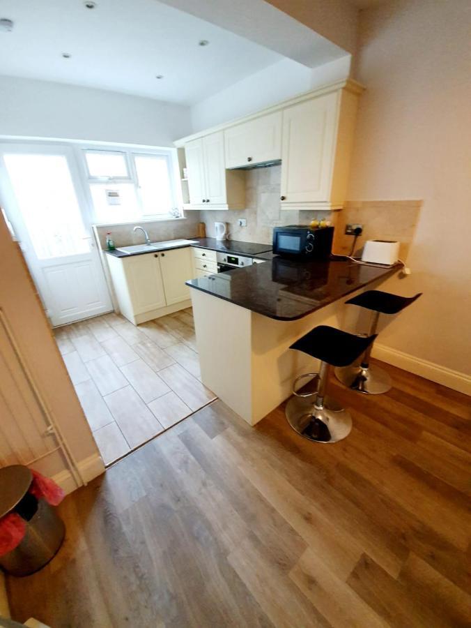 Beautiful 3 Bedroom House At The Sea Front - Amazing Location Southend-on-Sea Exterior photo