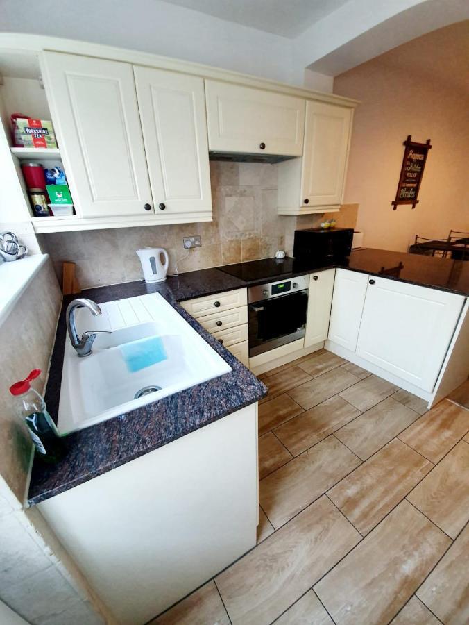 Beautiful 3 Bedroom House At The Sea Front - Amazing Location Southend-on-Sea Exterior photo